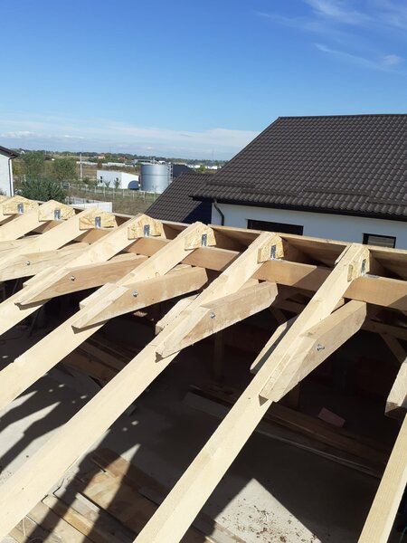 Prestari servicii lemn si fier