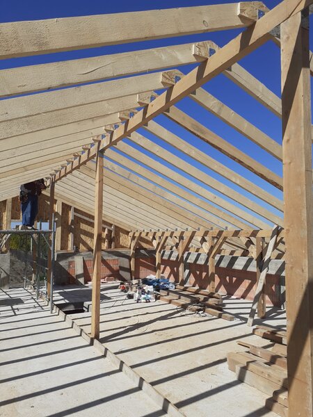 Prestari servicii lemn si fier